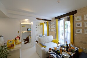 Interior - C2G White moon (París)