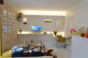 Dining - C2G White moon (París)