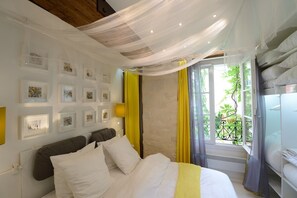 1 bedroom, in-room safe, iron/ironing board, free WiFi