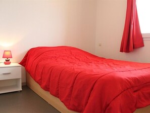 1 bedroom, blackout curtains - Studio cabin 4 pers La Rochelle with balcony, parking (La Rochelle)