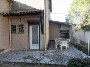 Outdoor dining - Gîte in a quiet house (Vidauban)