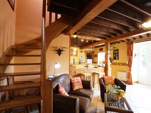 Interior - Charming Cottage with Internet and Pets Allowed (Théville)