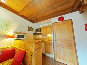 Fridge, microwave, oven, stovetop - Center, 2 rooms + mezzanine, balcony, elevator, 6 beds (Le Grand-Bornand)