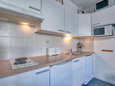 Cozy Studio for 4 in Gourette - Ski-In/Ski-Out, Mountain Views, Fully Equipped Kitchen