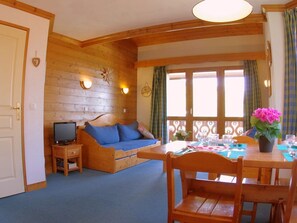 TV - Duplex 3P, 2 Bedrooms, Pets OK, Ski Locker, Valmorel (Valmorel)