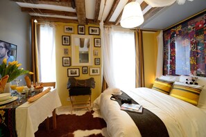 1 chambre, fer et planche à repasser, accès Internet, draps fournis