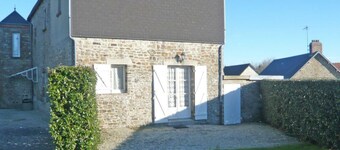 Casa con Jardín Cercado Cerca de la Playa, Ideal para Familias, con Servicios y Mascotas Aceptadas