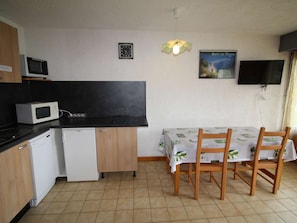 Frigorifero, microonde, forno, lavastoviglie
