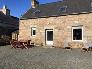 Exterior - Renovated Breton house with WIFI in Trébeurden, 3 bedrooms for 6 pers. Private parking (Trébeurden)