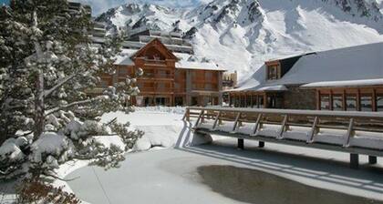 Studio cabin for 4 with balcony - La Mongie, near slopes