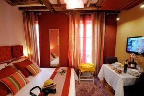In-room safe, iron/ironing board, free WiFi, bed sheets