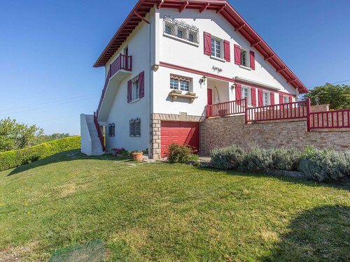 Charmant appartement à 15min de St Jean avec jardin