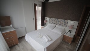 1 bedroom, desk, iron/ironing board (on request), WiFi (free) - M Suit Apartments (Ankara)