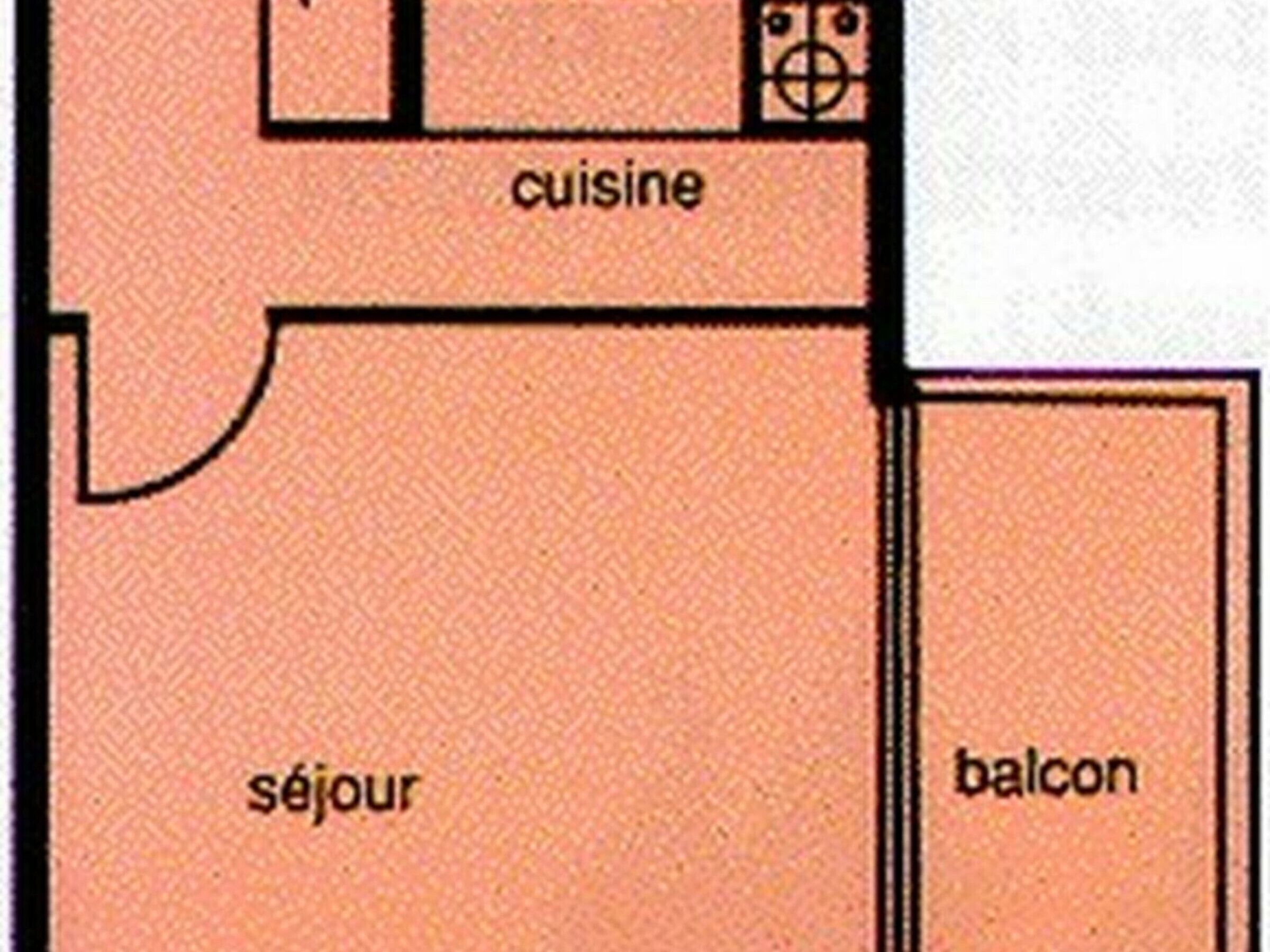 A hotel layout with labeled areas: cuisine, séjour, and balcon.