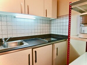 Fridge, microwave, stovetop, coffee/tea maker - Studio for 4 with balcony, pets allowed (Chamrousse)