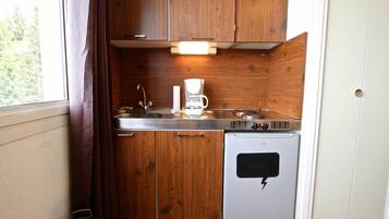 Fridge, microwave, coffee/tea maker