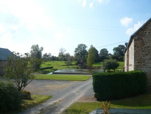Property grounds - Charming Normandy Cottage with Private Garden, Pets Welcome (Saint-Denis-le-Vêtu)