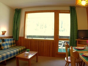 TV - 2-room apartment in Valmorel for 6, balcony, pets allowed (Valmorel)