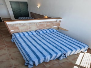 1 chambre, fer et planche à repasser, accès à Internet (gratuit)