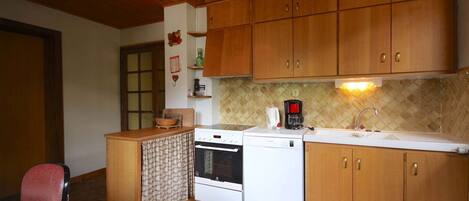 Réfrigérateur, micro-ondes, four, lave-vaisselle