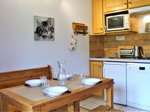 Réfrigérateur, four, plaque de cuisson, lave-vaisselle