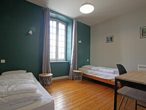 2 bedrooms, free WiFi, bed sheets - Comfortable cottage with WiFi and pets allowed (Périers)