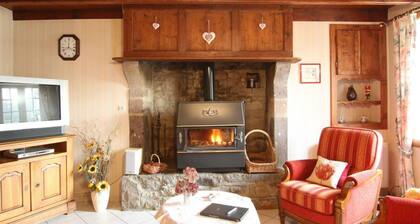 Maison avec Grand Jardin, Cheminée, Terrasse et Proche Plages de la Hague