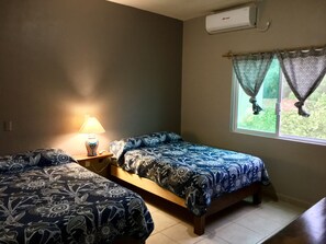 1 bedroom, free WiFi, bed sheets - Casa Bugambilias, 1 and a half blocks from the beach (la peñita de jaltemba)