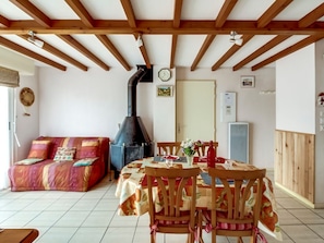 Dining - Bright 2BR with garden, sleeps 6, Wi-Fi, parking, pets allowed (Esquièze-Sère)