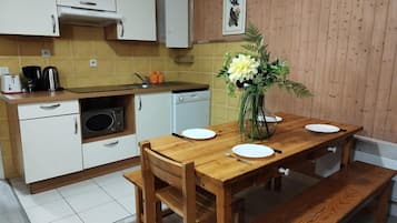 Réfrigérateur, four, lave-vaisselle