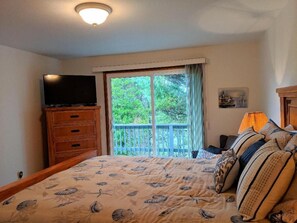 2 bedrooms, iron/ironing board, Internet, bed sheets