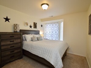 3 bedrooms, desk, iron/ironing board, WiFi