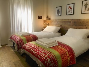 1 bedroom, desk, iron/ironing board, internet