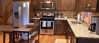 Custom Built Luxury Cabin on 2.5 Acres, 10 Mins to Windham & Hunter Mountains!