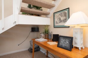 3 bedrooms, iron/ironing board, Internet, bed sheets