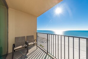 Property grounds - Full Kitchen HOTEL SUITE ~ It's just like a condo! BEACH FRONT! (Gulf Shores)