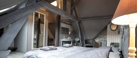 Double Room (La Shabby Chic) | Individually decorated, individually furnished, desk, blackout drapes