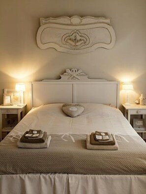 Habitación familiar (La Dentelle) | Decoración individual, mobiliario individual, escritorio