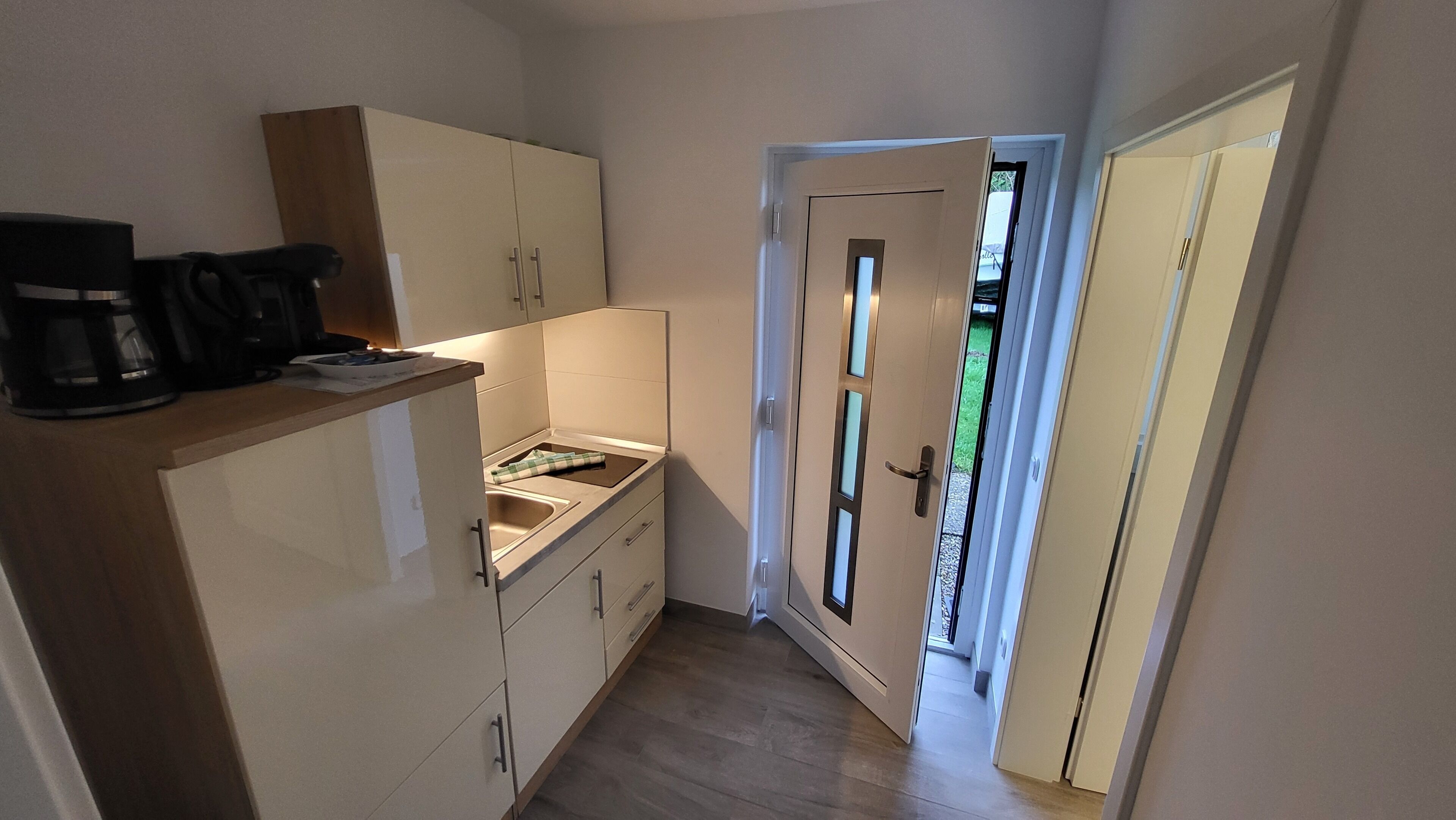 基本公寓, 簡易廚房, 花園 | 低過敏寢具、免費無線上網、床單