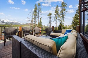 Property grounds - Powder Moose Villa-Stunning Mountain Views from this Private Home with Hot Tub! (Breckenridge)
