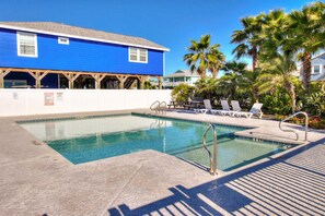 Pool - Fantastic home with a community pool, right in the heart of Port Aransas! (Port Aransas)