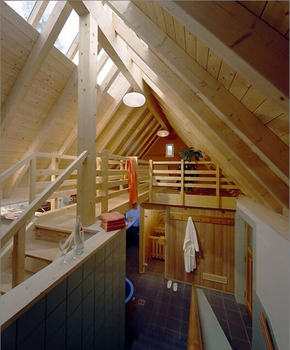 Warmsteinmassagen, Thai-Massagen, Massageanwendungen