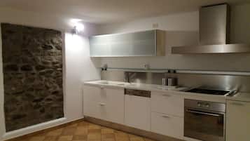 Frigorífic, microones, forn i placa de cuina