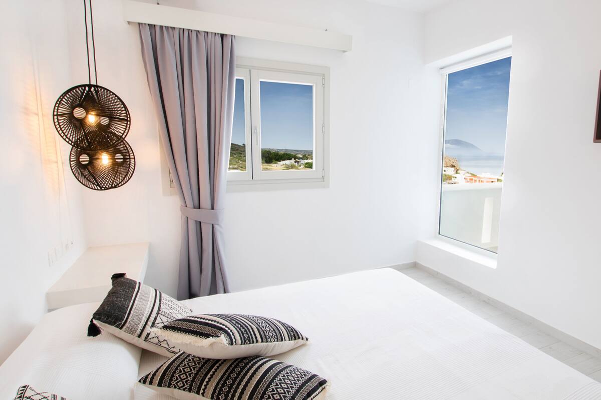 Superior Suite, 1 Bedroom, Sea View | In-room safe, soundproofing, iron/ironing board (on request)