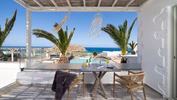 Luxe suite, privézwembad, uitzicht op zee | Kameruitzicht