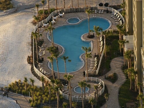 BEACHFRONT CONDO NOW ACCEPTING RENTALS!!