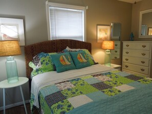 4 makuuhuonetta, silitysrauta/-lauta, ilmainen Wi-Fi, vuodevaatteet