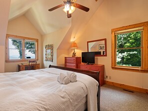 4 室のベッドルーム、デスク、アイロン / アイロン台、WiFi (無料)