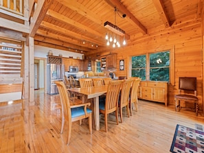 Dining - The Dancing Wolfs Lodge (MAGGIE VALLEY)