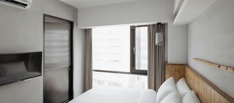 Just Inn - City Hall